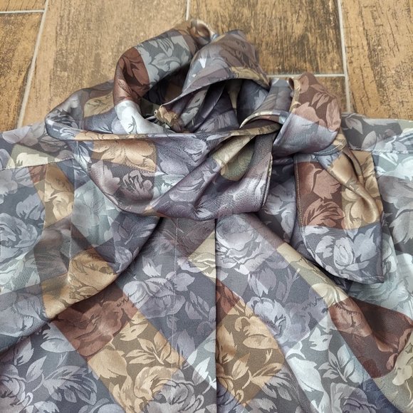 Vintage Gray Floral Blouse - Picture 3 of 5